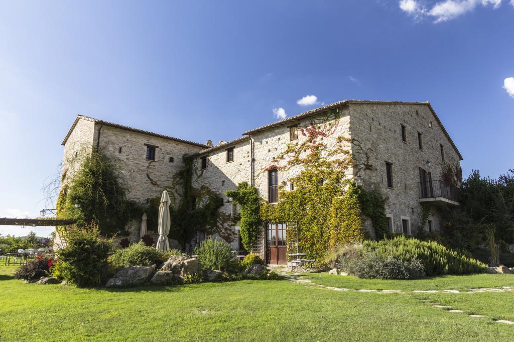 Castello Di Petrata Hotel Assisi Luaran gambar