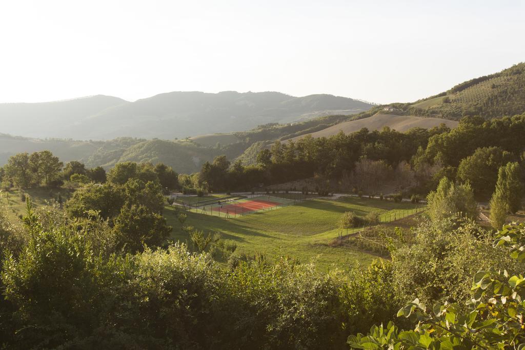 Castello Di Petrata Hotel Assisi Luaran gambar