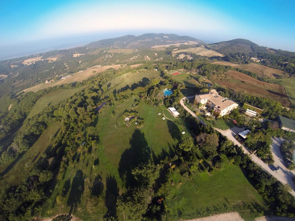 Castello Di Petrata Hotel Assisi Luaran gambar