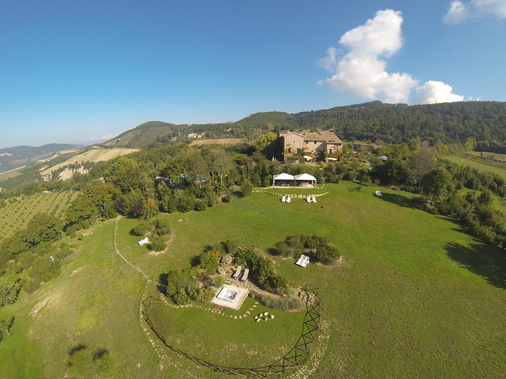 Castello Di Petrata Hotel Assisi Luaran gambar